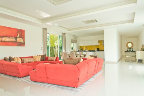Casa de 3 dormitorios en Bang Lamung, Tailandia № 202278 - foto 20