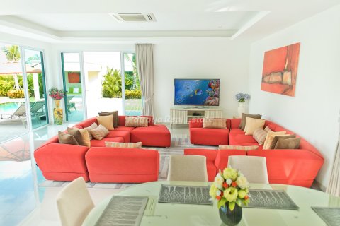 Casa de 3 dormitorios en Bang Lamung, Tailandia № 202278 - foto 25