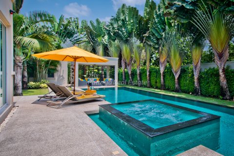 Casa de 3 dormitorios en Bang Lamung, Tailandia № 202279 - foto 12