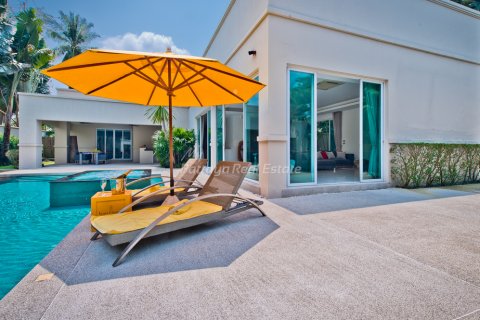 Casa de 3 dormitorios en Bang Lamung, Tailandia № 202279 - foto 7