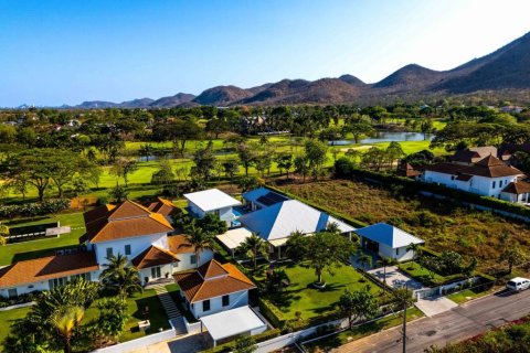 Chalet de 7 dormitorios en Cha-am, Tailandia № 172840 - foto 8