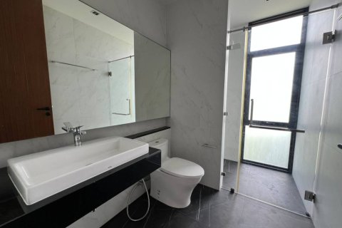 Chalet de 4 dormitorios en Surat Thani, Tailandia № 172837 - foto 8