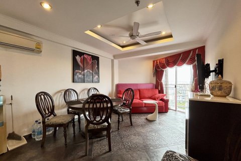 Apartamento de 2 habitaciones en Pattaya, Tailandia № 175629 - foto 2