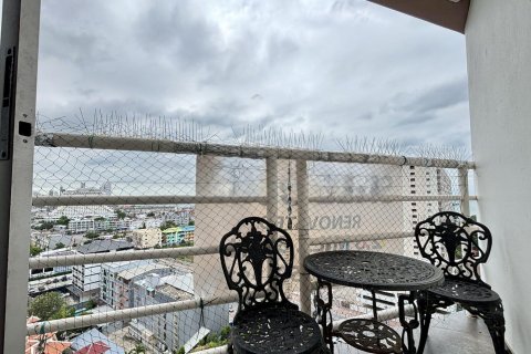Apartamento de 2 habitaciones en Pattaya, Tailandia № 175629 - foto 17