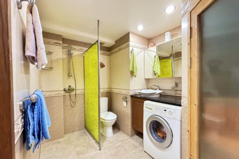 Apartamento de 2 habitaciones en Pattaya, Tailandia № 175629 - foto 10