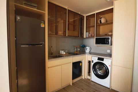 Apartamento de 2 habitaciones en Pattaya, Tailandia № 175628 - foto 3