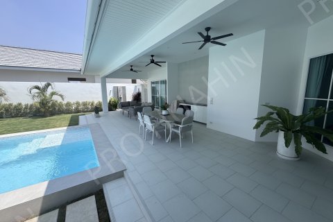 Chalet de 3 dormitorios en Hua Hin, Tailandia № 194866 - foto 3