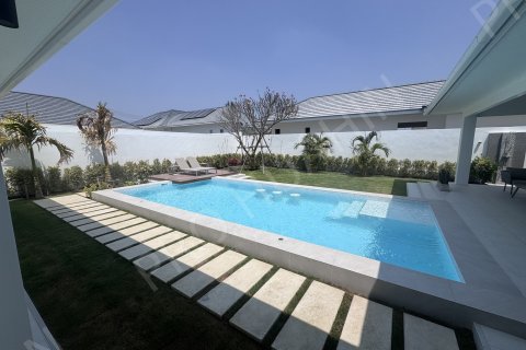 Chalet de 3 dormitorios en Hua Hin, Tailandia № 194866 - foto 2