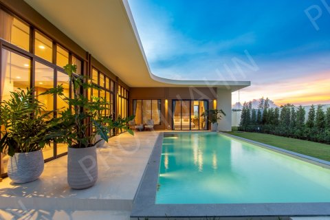 Chalet de 3 dormitorios en Hua Hin, Tailandia № 194868 - foto 15