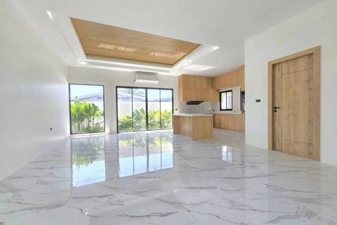 Chalet de 3 dormitorios en Phuket, Tailandia № 117121 - foto 7