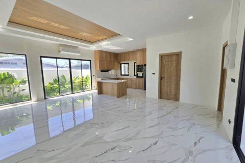 Chalet de 3 dormitorios en Phuket, Tailandia № 117121 - foto 6