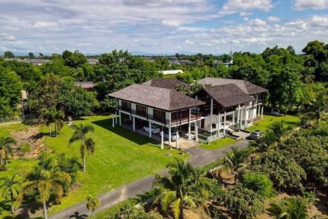 Chalet de 5 dormitorios en Hang Dong, Tailandia № 147958 - foto 5