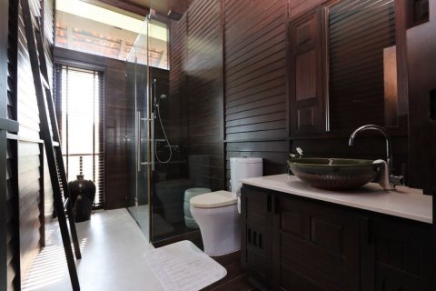 Chalet de 5 dormitorios en Hang Dong, Tailandia № 147958 - foto 14