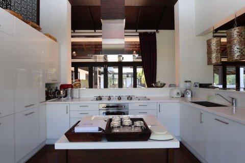 Chalet de 5 dormitorios en Hang Dong, Tailandia № 147958 - foto 21