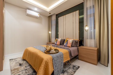 Chalet de 4 dormitorios en Pattaya, Tailandia № 134163 - foto 19
