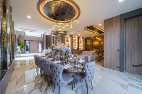 Chalet de 6 dormitorios en Pattaya, Tailandia № 134159 - foto 5