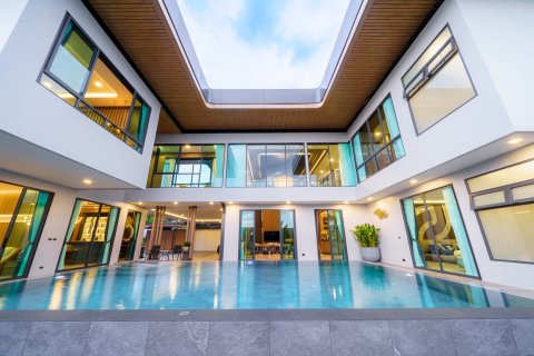 Villa in Pattaya, Thailand 6 Schlafzimmer № 134159