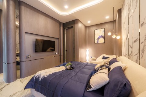 Chalet de 6 dormitorios en Pattaya, Tailandia № 134159 - foto 12