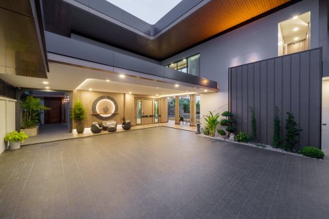 Chalet de 6 dormitorios en Pattaya, Tailandia № 134159 - foto 10