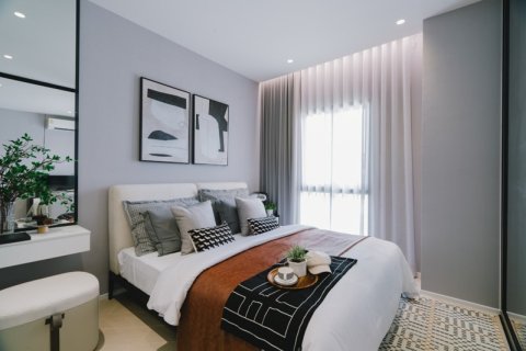 Apartamento de 2 habitaciones en Pattaya, Tailandia № 198783 - foto 3