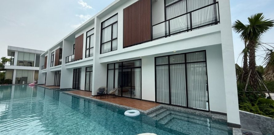 Chalet de 3 dormitorios en Pattaya, Tailandia № 198784