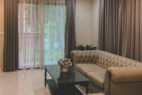 Casa de 3 dormitorios en Samut Prakan, Tailandia № 173026 - foto 4