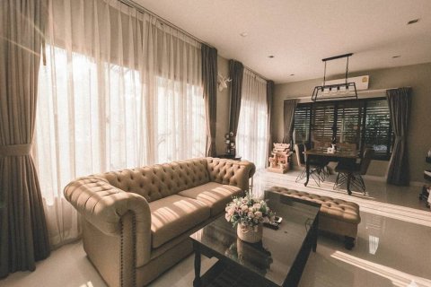 Casa de 3 dormitorios en Samut Prakan, Tailandia № 173026 - foto 5