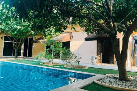 Chalet de 3 dormitorios en Pattaya, Tailandia № 202874 - foto 5