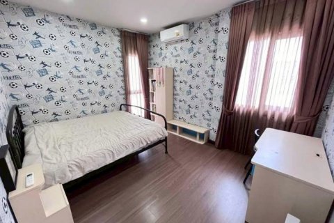 Casa de 4 dormitorios en Bang Kaeo, Tailandia № 168993 - foto 14