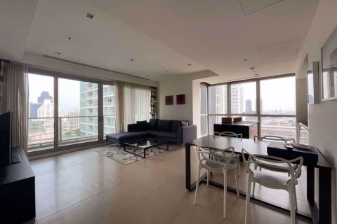 Condo à Bangkok, Thaïlande, 2 chambres à The River  № 51292