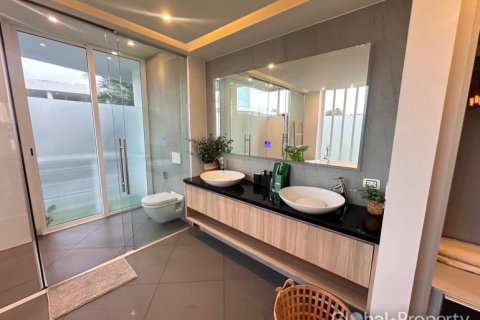 Condo in Pattaya, Thailand, 3 bedrooms  № 177850 - photo 13
