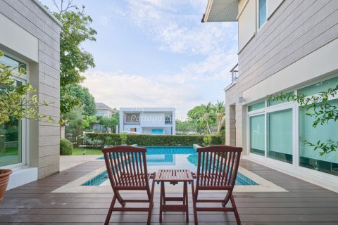 Casa de 3 dormitorios en Sattahip, Tailandia № 177846 - foto 5