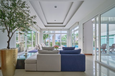 Casa de 3 dormitorios en Sattahip, Tailandia № 177846 - foto 7