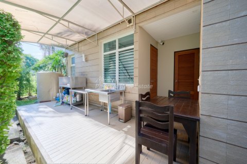 Casa de 3 dormitorios en Sattahip, Tailandia № 177846 - foto 29