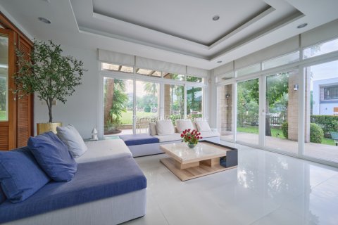Casa de 3 dormitorios en Sattahip, Tailandia № 177846 - foto 6