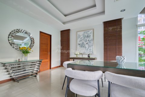 Casa de 3 dormitorios en Sattahip, Tailandia № 177846 - foto 12