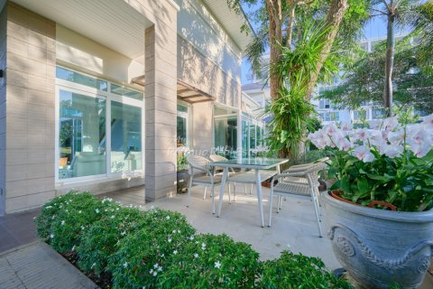 Casa de 3 dormitorios en Sattahip, Tailandia № 177846 - foto 4
