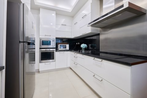 Casa de 3 dormitorios en Sattahip, Tailandia № 177846 - foto 10