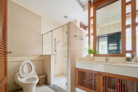 Casa de 3 dormitorios en Sattahip, Tailandia № 177846 - foto 23