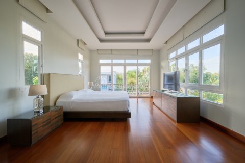 Casa de 3 dormitorios en Sattahip, Tailandia № 177846 - foto 18