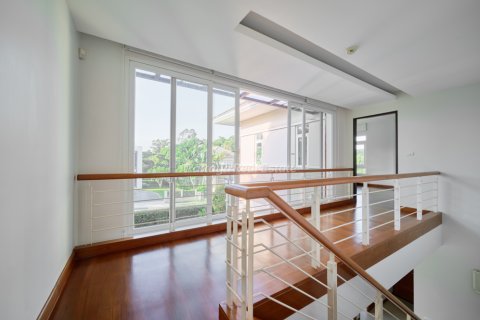 Casa de 3 dormitorios en Sattahip, Tailandia № 177846 - foto 17