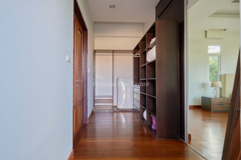 Casa de 3 dormitorios en Sattahip, Tailandia № 177846 - foto 19