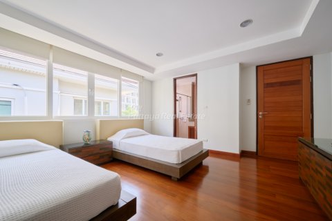 Casa de 3 dormitorios en Sattahip, Tailandia № 177846 - foto 24