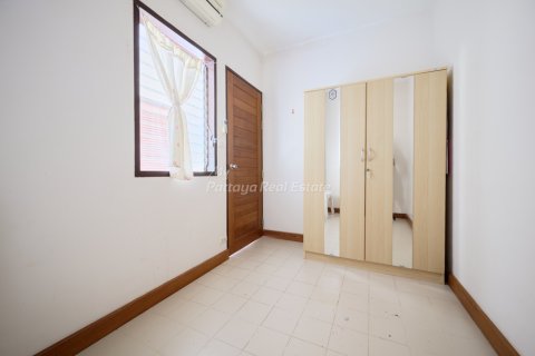 Casa de 3 dormitorios en Sattahip, Tailandia № 177846 - foto 30
