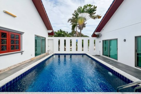Chalet de 4 dormitorios en Hua Hin, Tailandia № 134634 - foto 5