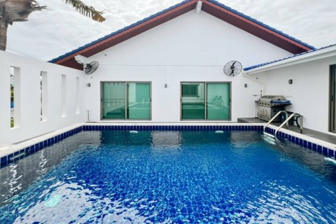 Chalet de 4 dormitorios en Hua Hin, Tailandia № 134634 - foto 7