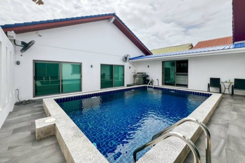 Chalet de 4 dormitorios en Hua Hin, Tailandia № 134634 - foto 8