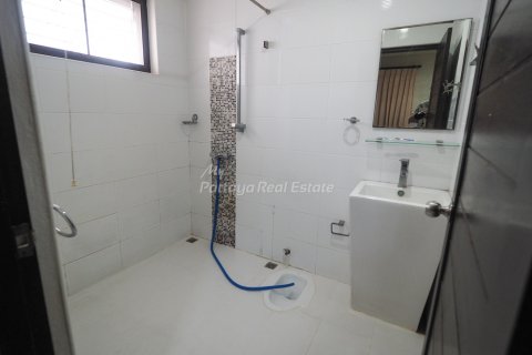 Casa de 2 dormitorios en Bang Lamung, Tailandia № 75548 - foto 17