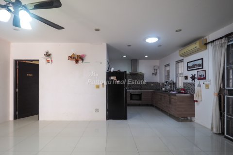 Casa de 2 dormitorios en Bang Lamung, Tailandia № 75548 - foto 27