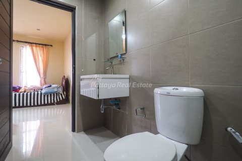 Casa de 2 dormitorios en Bang Lamung, Tailandia № 75548 - foto 14